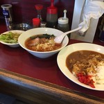 Kazan - 牛すじカレーと半ラーメンセット690円也。