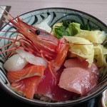 Oshokuji Dokoro Suzukiya - 季変わり海鮮丼 1580円(外税)