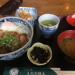 大正館 - 日替わりランチのトンテキ丼  700円