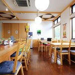 常陸秋蕎麦 筑山亭 かすみの里 - すっきりした店内。