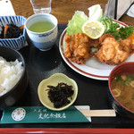 大正館 - 日替わりランチの唐揚げ定食