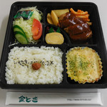 金とき　テイクアウト - ...「ハンバーグ特盛り弁当（915円）」、肉は普通のハンバーグ弁当と同じ大きさ？