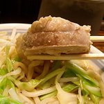 ラーメン豚力 - 柔らか豚が二枚入ってます