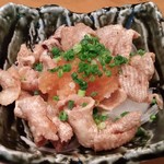 Chimney Tokyo Bikkusaito Mae Ten - 鶏皮ポン酢