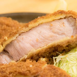 Tonkatsu Katsu Ichi -  ‘金かつ’ の断面