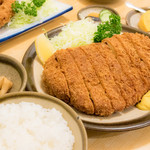 Tonkatsu Katsu Ichi - 350gの ‘金かつ’ 定食