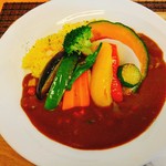 NATURAL CAFE CRAYON pipi - カラフルな野菜が入った野菜カレー670円税込
                        食感はシャキシャキ