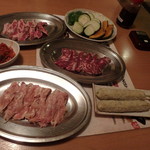 Sumibi Yakiniku Nishiki - 頼んだものが勢揃い