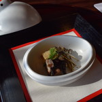 Japanese cuisine Momoyama - 1612 桃山 向い(正月らしく鶴の器)
                         ・田づくり
                         ・黒豆寄せ
                         ・叩き山牛蒡