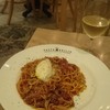 ザ パスタアンドグリルズ - 料理写真:特製ミートソース生パスタ972円、食べログクーポンで1杯無料のワイン