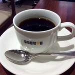 DOUTOR  Kintetsu Tsurubashi Eki Ten - 「ブレンドコーヒー(S)」(220円)。セット割引対象らしい。