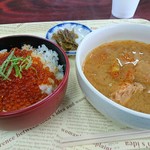 にじます工房 - にじますのイクラ丼とあら汁のセット