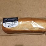 Kobeya Tokyo Kojo Chokubai Ten Shop - ミルクフランス(70円)