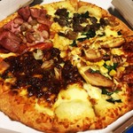 Domino Pizza Shinkoda Ten - クワトロミートマックス