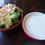 チーズ×発酵食 Chief - ローストビーフ丼(800円) サラダ&スープ