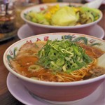 Ramen Kairikiya Chatan Ten - 特製醤油ラーメンと野菜たっぷりタンメン麺