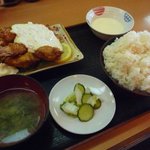 Donburi Senka Dondonya - エビとり定食 \766