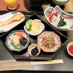 高岡マンテンホテル - 和定食。