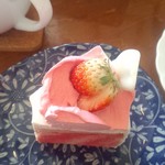 Sweets Cafe Shukuru - イチゴのシフォン　340円