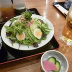 朝日屋 - '17/03/11 生ビール中（572円）＆グリーンサラダ（410円）