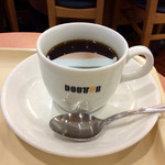 DOUTOR Nishijinchuo Ten - コーヒー(S)。14:00以降にケーキ類にセットすると割引。今回は合計で580円。(30円引き)