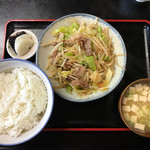 ダイニング美和 - 肉野菜定食700円、胡麻油の風味が食欲をそそります。