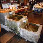 大和川酒蔵北方風土館 - 売店内の水場