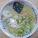 塩ラーメンのアップ