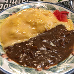 Koohii to Curry no Mise N&S - ビーフオムカレー 950円。