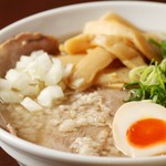 麺のまたざ - 料理写真:得製背脂煮干そば