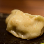 Nikujiru Gyoza no Dandadan Shibuya Ten - 餃子の皮は、全粒粉です。風味増し