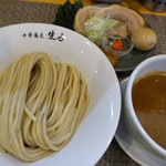 中華蕎麦 生る - 特製つけそば 1000円