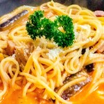 カーム カフェ - ベーコンとモッツァレラのトマトソーススパゲッティ。¥980