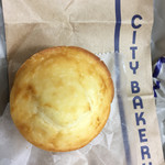 THE CITY BAKERY Guranfuronto Oosaka - もっちもちの弾力あるマフィンです。