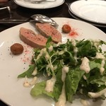 LES ROSIERS BISTROT DE L’OIE - フレッシュフォアグラのコンフィ サラダ添え