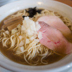 Ramen Senmon Ushio to Tori - 背黒と白口の煮煮干し