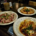 Yakiniku Chandan - （手前から）ホソ、カッパ塩焼き、ジューシーテッチャン