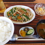 龍宝 - 料理写真:レバニラ炒め定食　￥800-