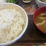 Sukiya Tsuchiura Ten - 肝心なご飯と味噌汁