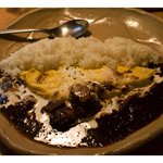 Atelier Cafe Restaurant Ninguru - オムレツカレー980円/人来瑠