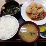 Omura - 肉ジャガ納豆定食（800円）