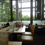 Cafe Fureai - 外はミニ庭園