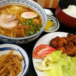 Hark - ラーメン+唐揚げセット 930円