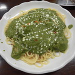 NAMASTE Oomika Ten - スパゲティカレーセット830円　ほうれん草チキン仕様。　サグ感を残しながらのクリーミー(●´∀｀●)