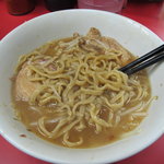 ラーメン二郎 - やっと野菜を食べたところ