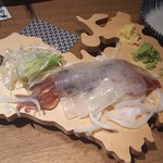 個室居酒屋 泳ぎイカ×もつ鍋 九州料理 弁慶 - 