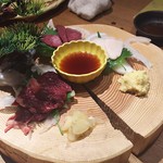 個室居酒屋 泳ぎイカ×もつ鍋 九州料理 弁慶 - 