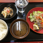 魚安食堂 - これで690円