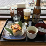 Cafe Itsutsubashi - 岩国寿司と瓶ビール