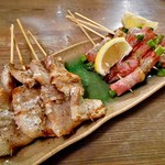 Yakitori no Oogiya Nigata Daigaku Eki Mae Ten - アスパラベーコン串 ＆ いもぶたのバラ串